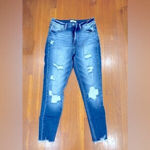 KanCan Kurvy Ultra High-Rise Super Skinny. Distressed jeans Sz 28
